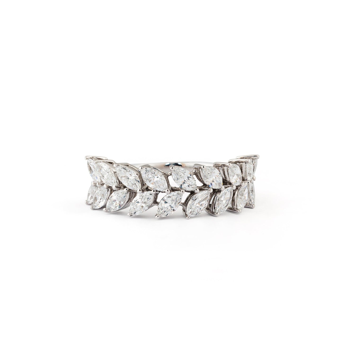 Nature's Touch: Intricate Leaf Design Ring - ETERNAL JEWEL
