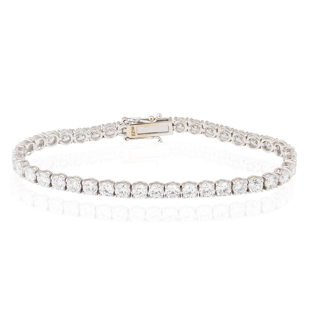 Discover elegance in its purest form with our Simple Round Diamond Bracelet - ETERNA JEWELS